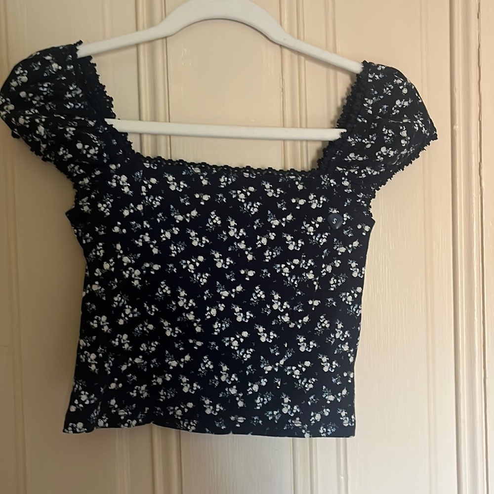 Floral puff sleeve top